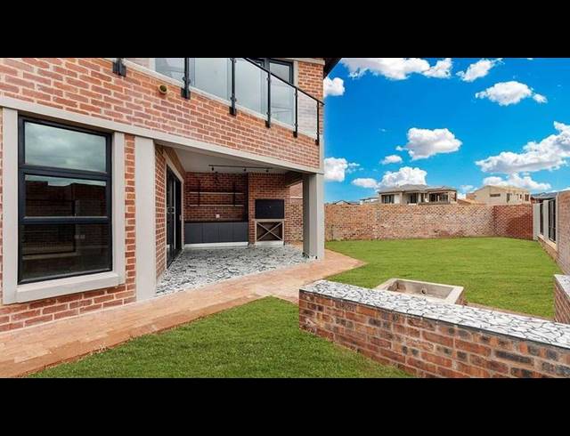 3 BEDROOM HOUSE FOR SALE IN SIX FOUNTAINS RESIDENTIAL ESTATE